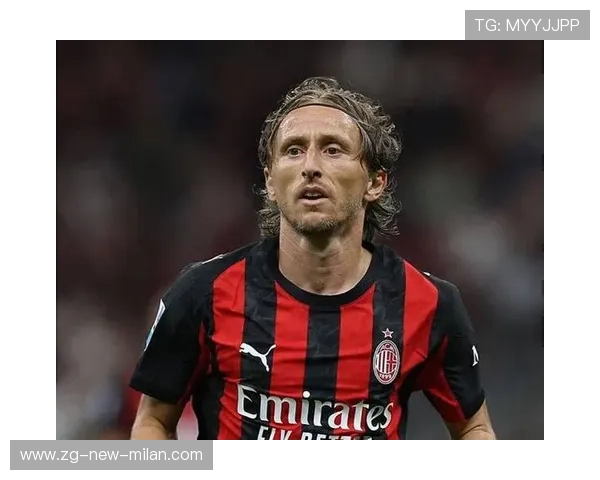 40岁的莫德里奇疯狂回追卡位，扼杀了罗马的反击，莫德里奇成名